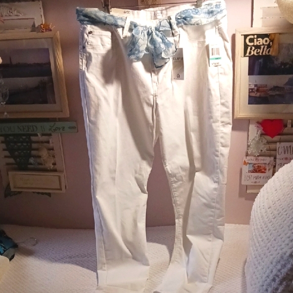 Elegant ⚜️ CURVE APPEAL White Pants with Blue Scarf  Patterned Belt 16/33 - Picture 1 of 12